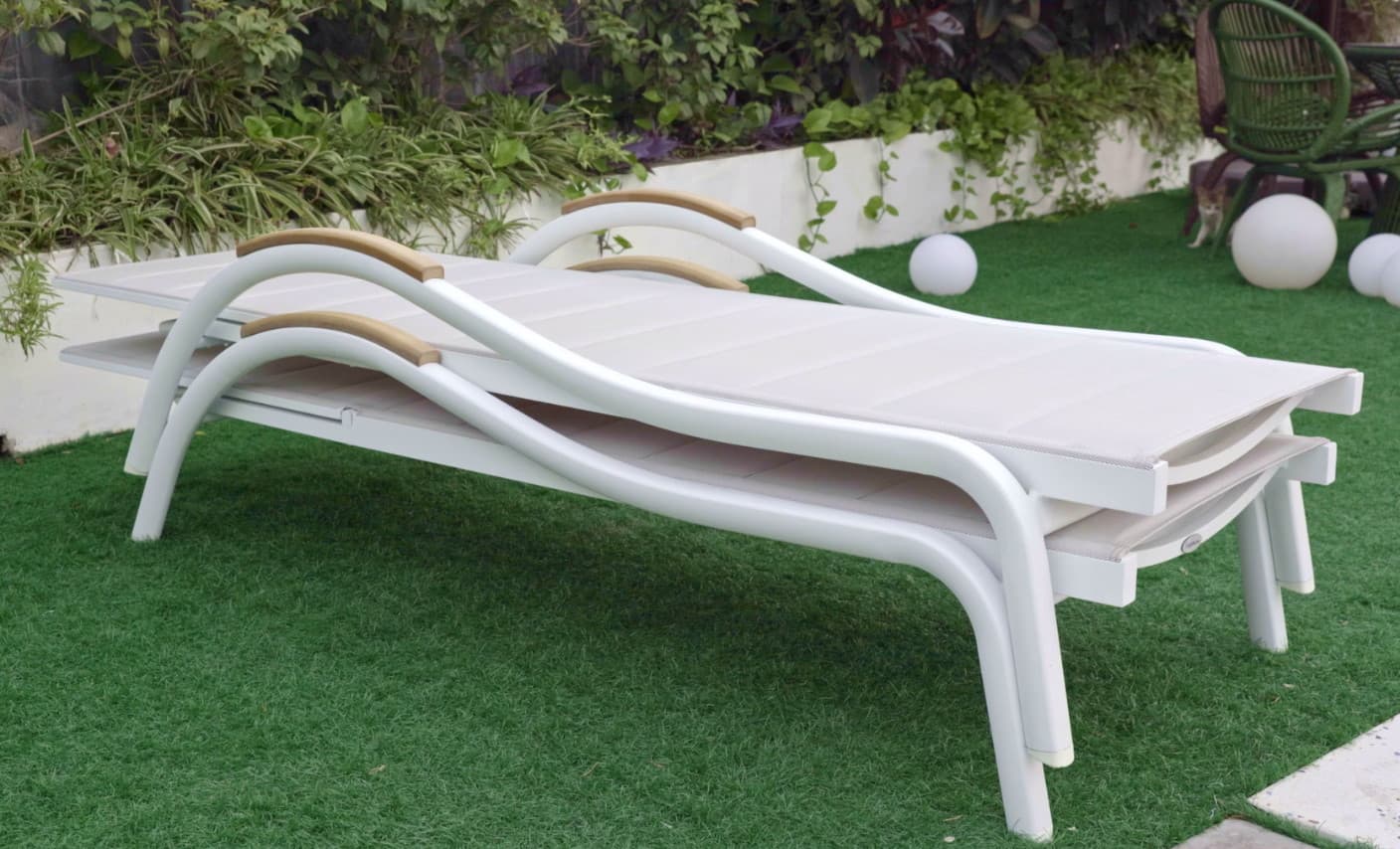 BH-6020 outdoor canopy lounger — view 2
